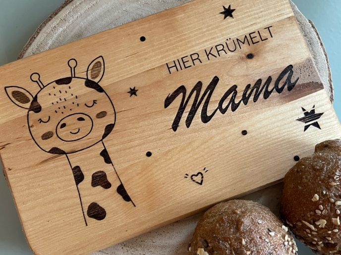 https://www.baerenstarkdesign.de/media/hier-kruemelt-mama-200x150.png